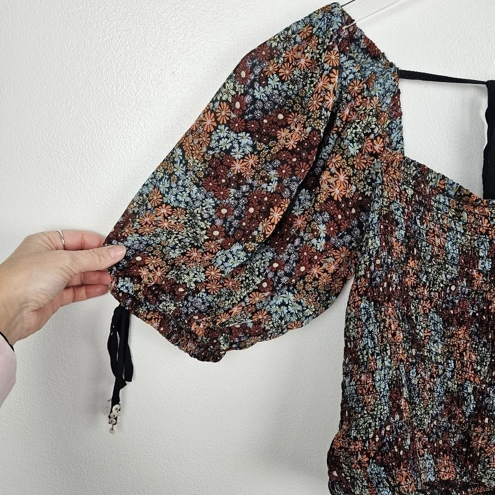 Free People Floral Smocked Puff Sleeve Crop Top NWT, size Small